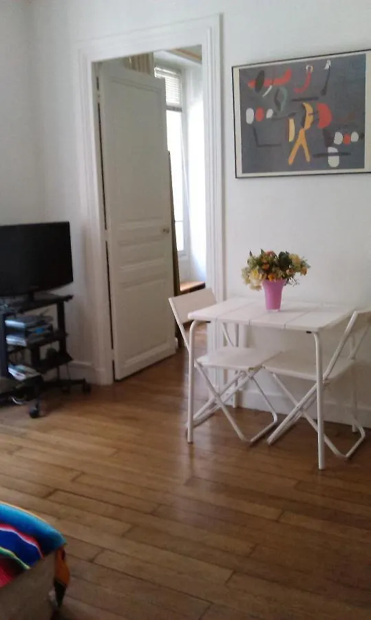 2 Pieces Faubourg Saint Germain Paris 7 Apartment